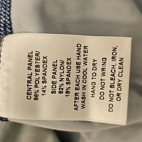 Girls4sport Half Sleeve Rash Guard Navy Fish Design Size XL NWT - Picture 4 of 7